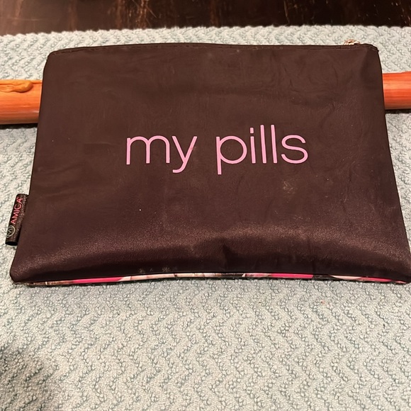 My pills bag, very nice - Picture 4 of 4